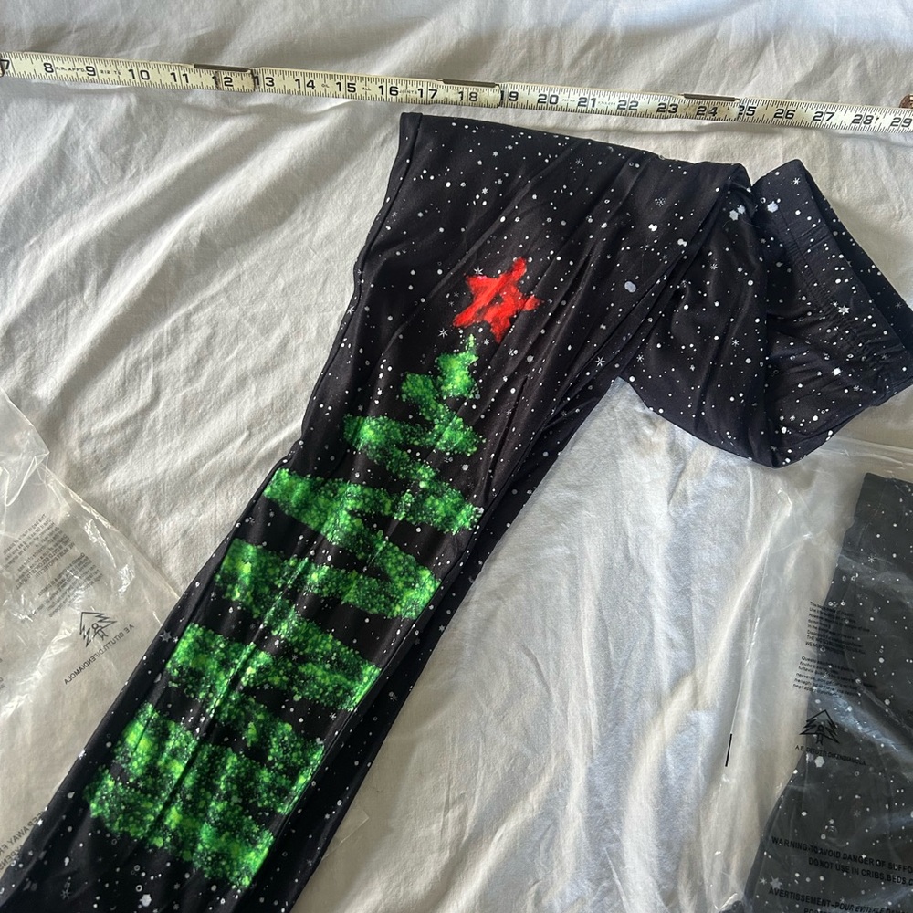 Black and Green Graphic Leggings